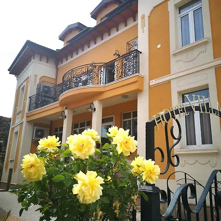 Paris Hisarya