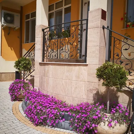 Paris Szálloda 3*