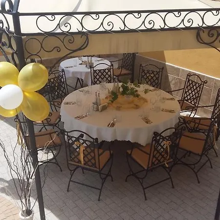 Paris 3* היסריה